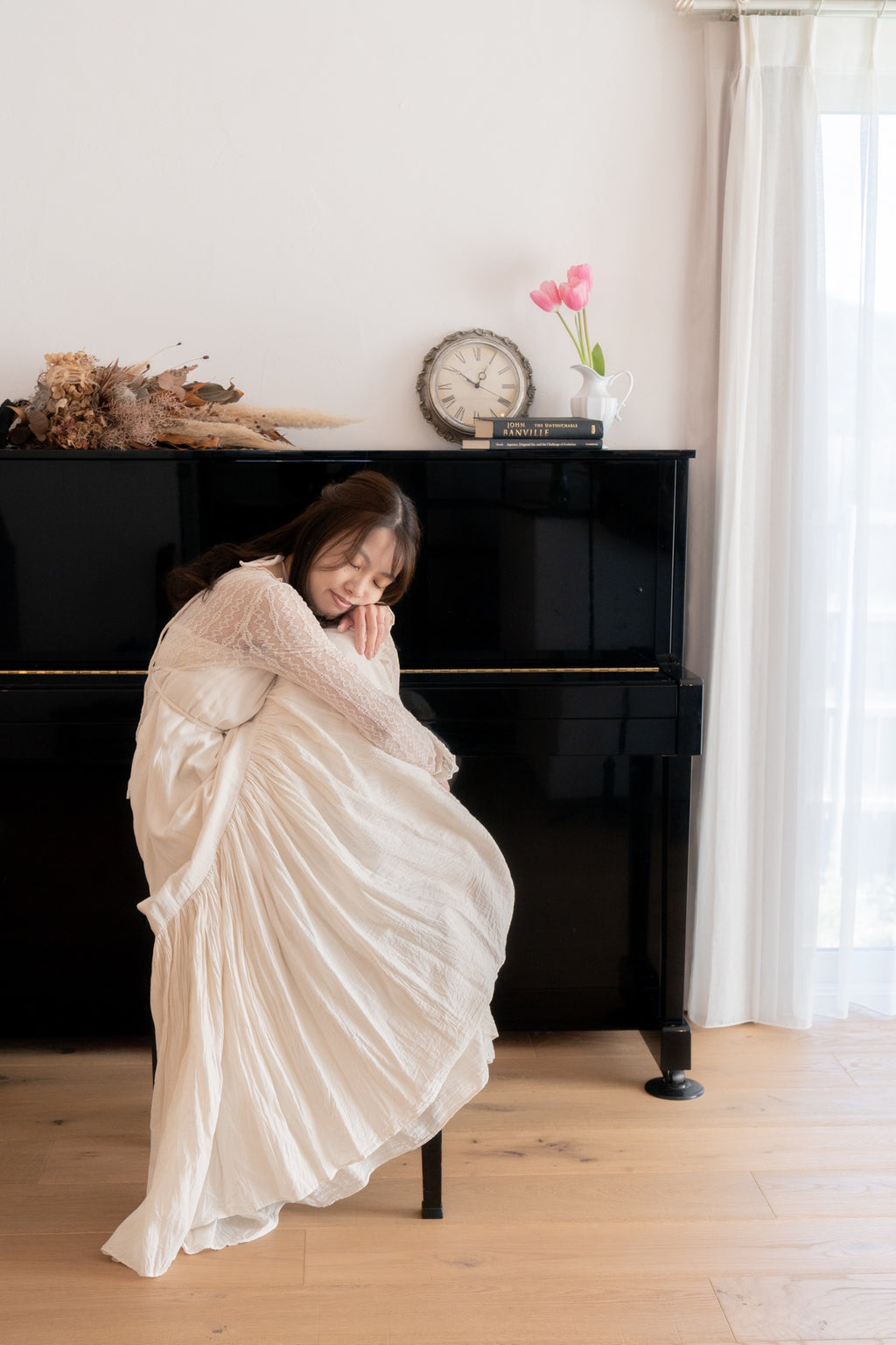 DRESS WITH GIFT🎁【予約商品】Elveta（エルヴェタ）【Emmaauravintage】シンプルな切替フリルワンピース